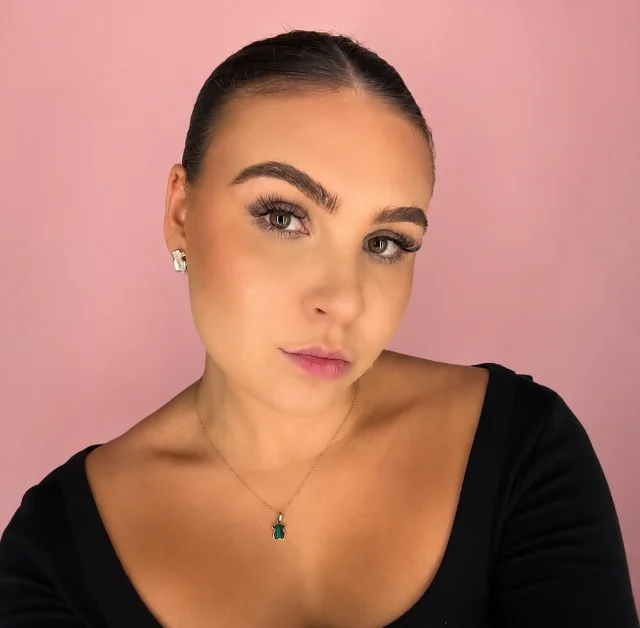 Oliwia Zając — stylistka paznokci, OZAYA Nails Kraków